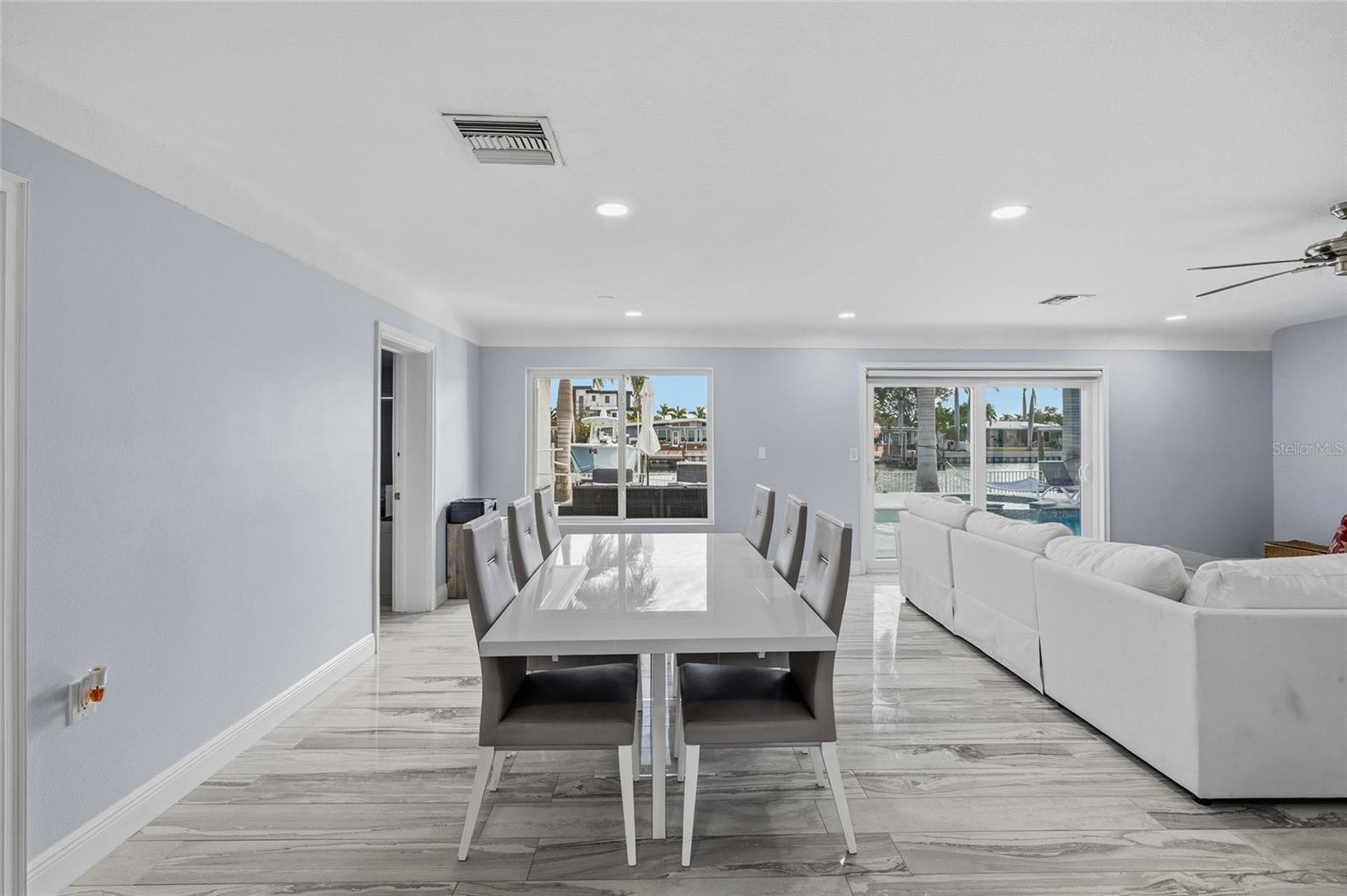 Image 17 of 48 For 7990 Causeway Boulevard S