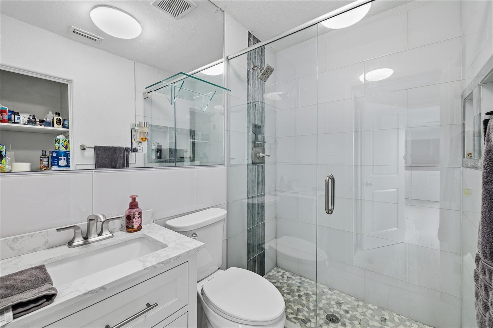 Image 22 of 48 For 7990 Causeway Boulevard S