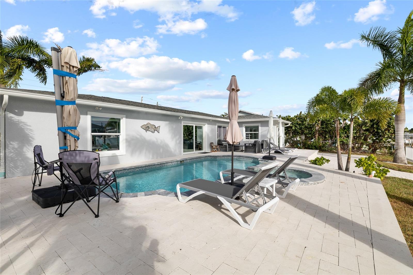 Image 36 of 48 For 7990 Causeway Boulevard S