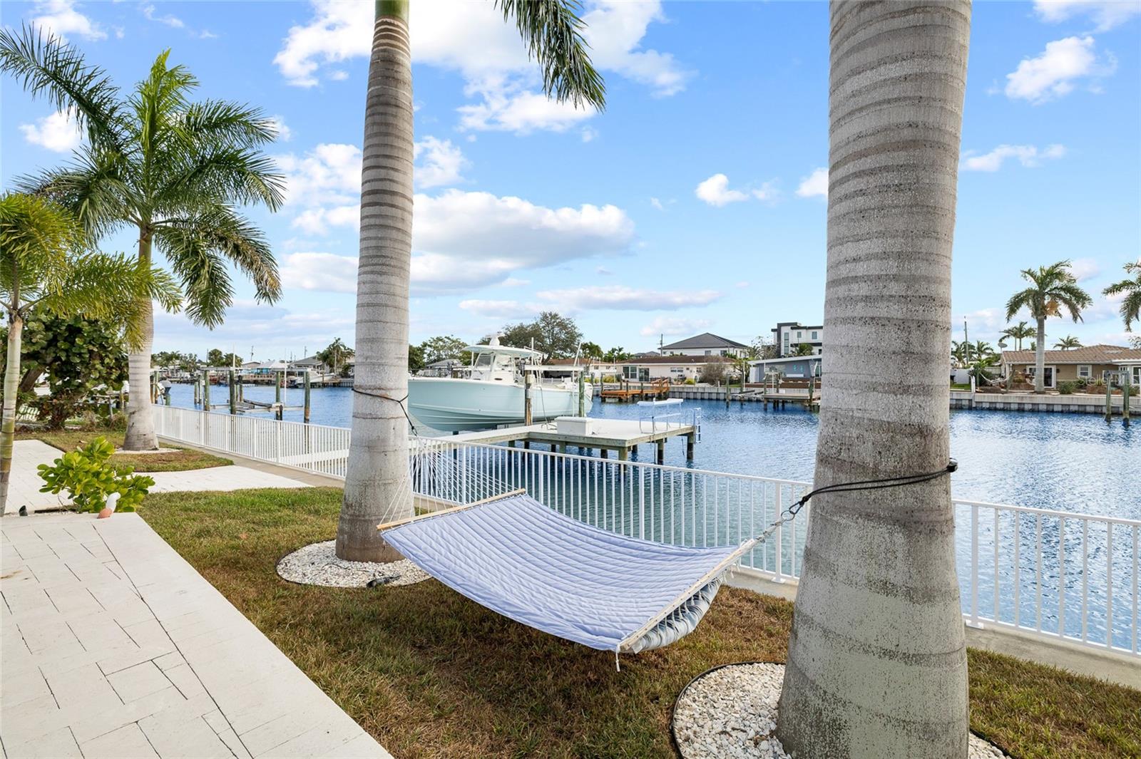 Image 39 of 48 For 7990 Causeway Boulevard S