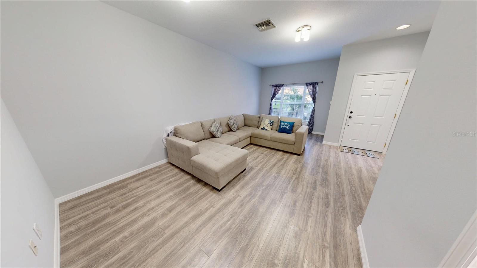 Image 8 of 14 For 12619 Kings Crossing Drive