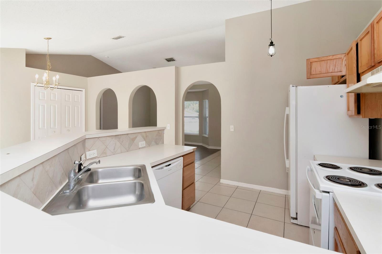 Image 17 of 33 For 11066 Avis Street