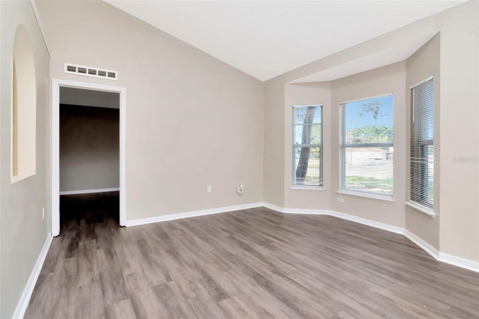 Image 4 of 33 For 11066 Avis Street