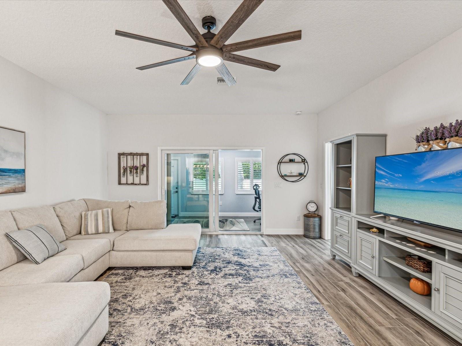 Image 3 of 18 For 1979 Whitney Oaks Boulevard