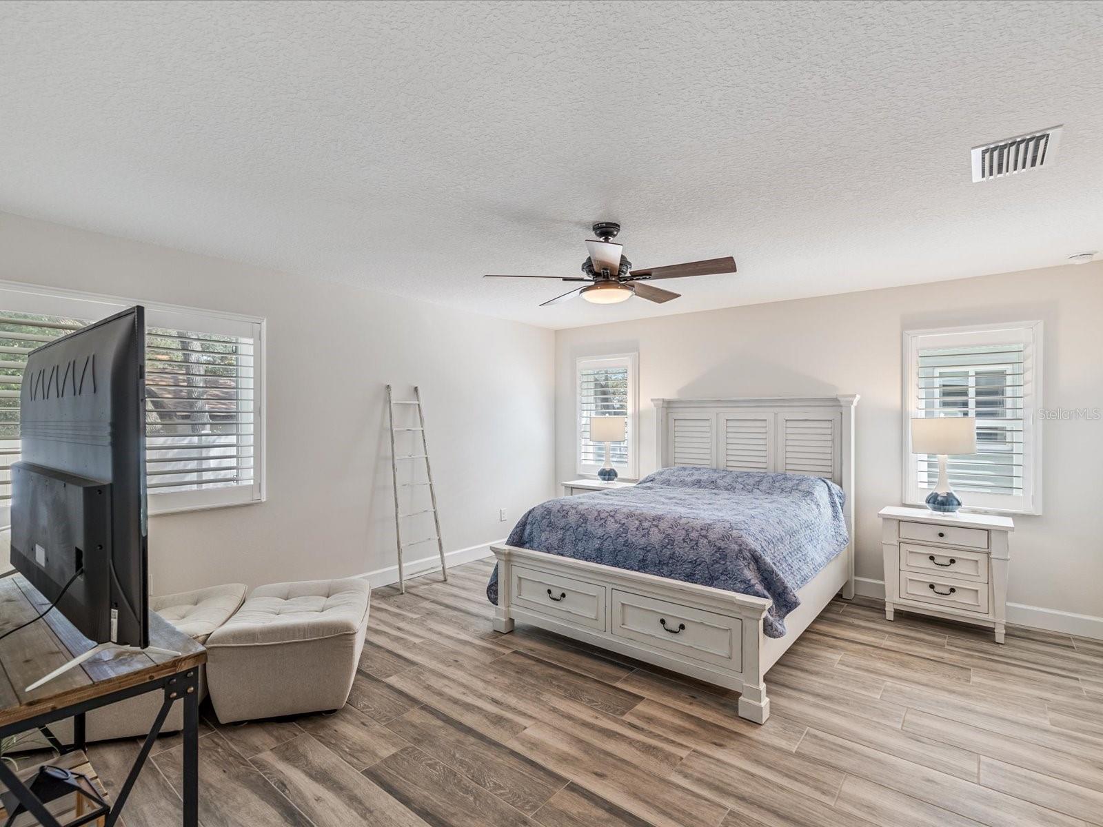 Image 5 of 18 For 1979 Whitney Oaks Boulevard