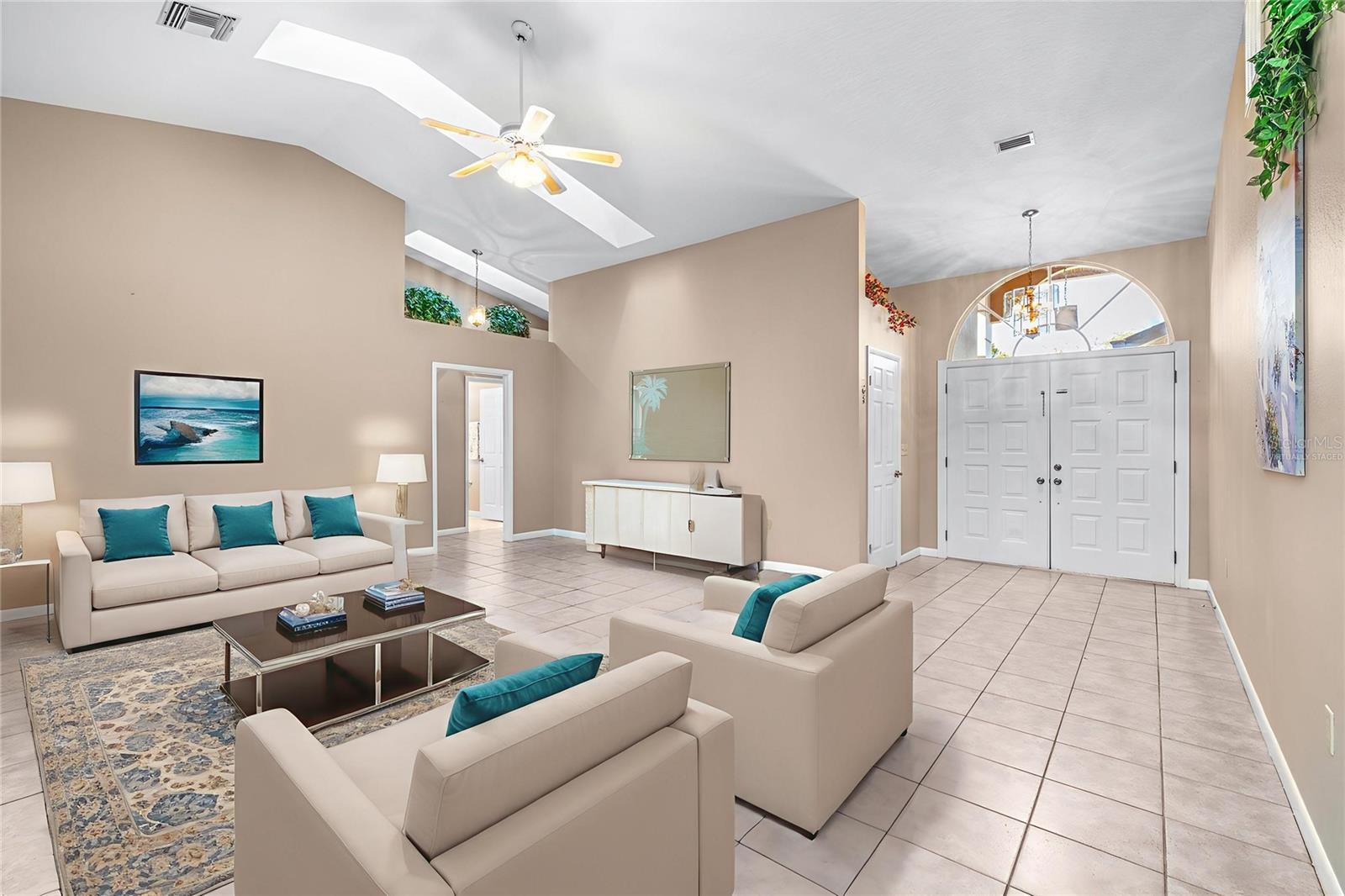 Listing photo id 10 for 714 Charlotte Avenue