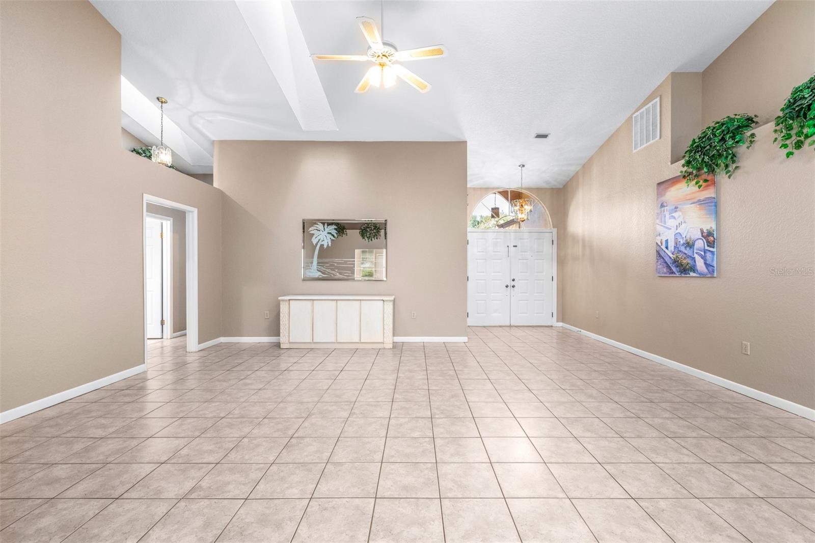 Listing photo id 17 for 714 Charlotte Avenue