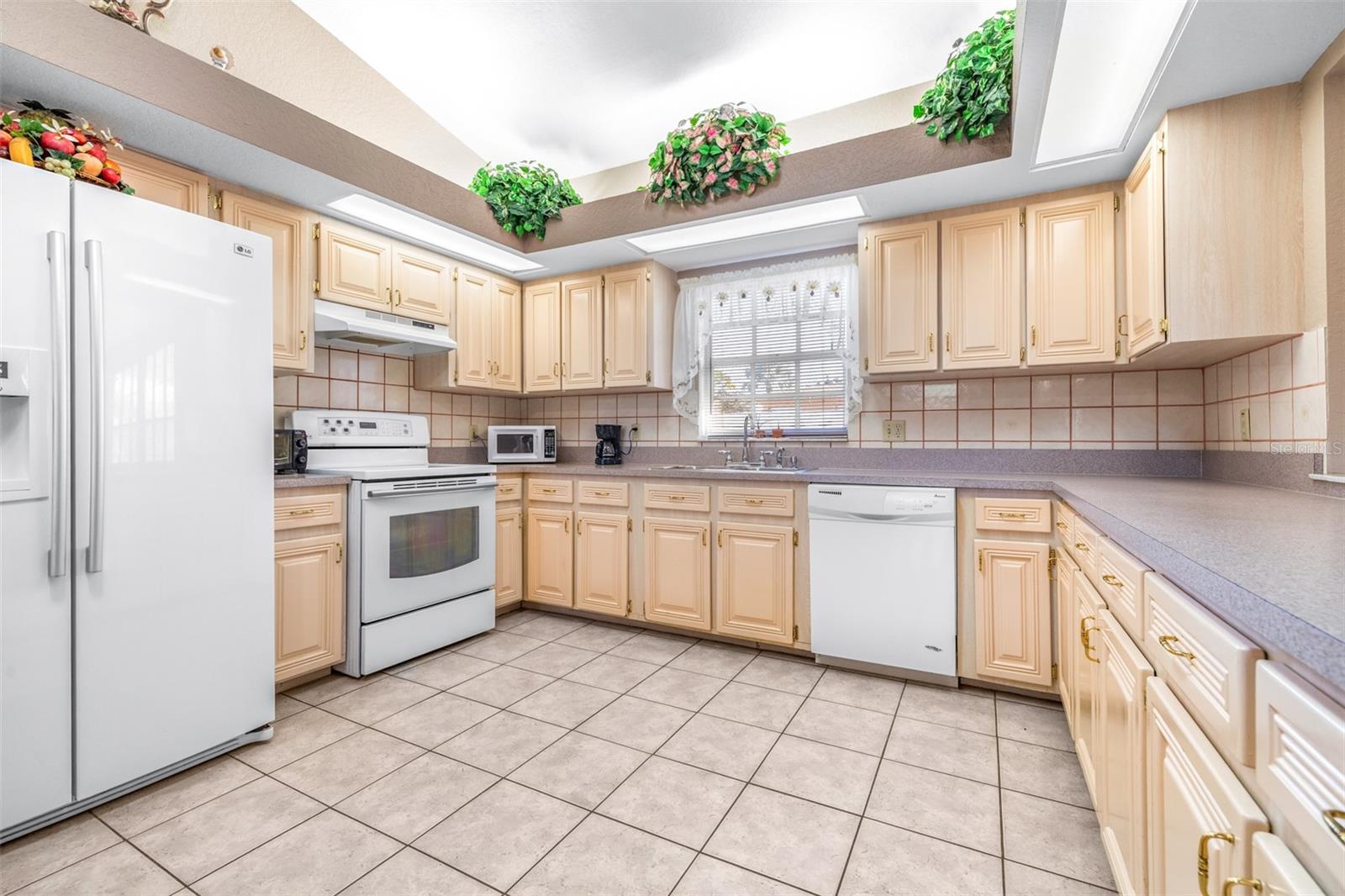 Listing photo id 20 for 714 Charlotte Avenue