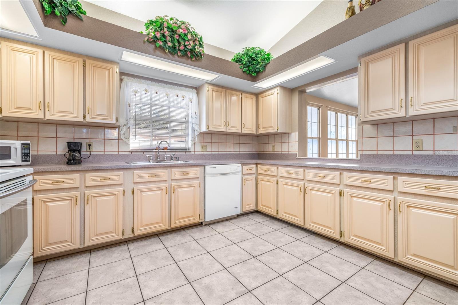 Listing photo id 21 for 714 Charlotte Avenue