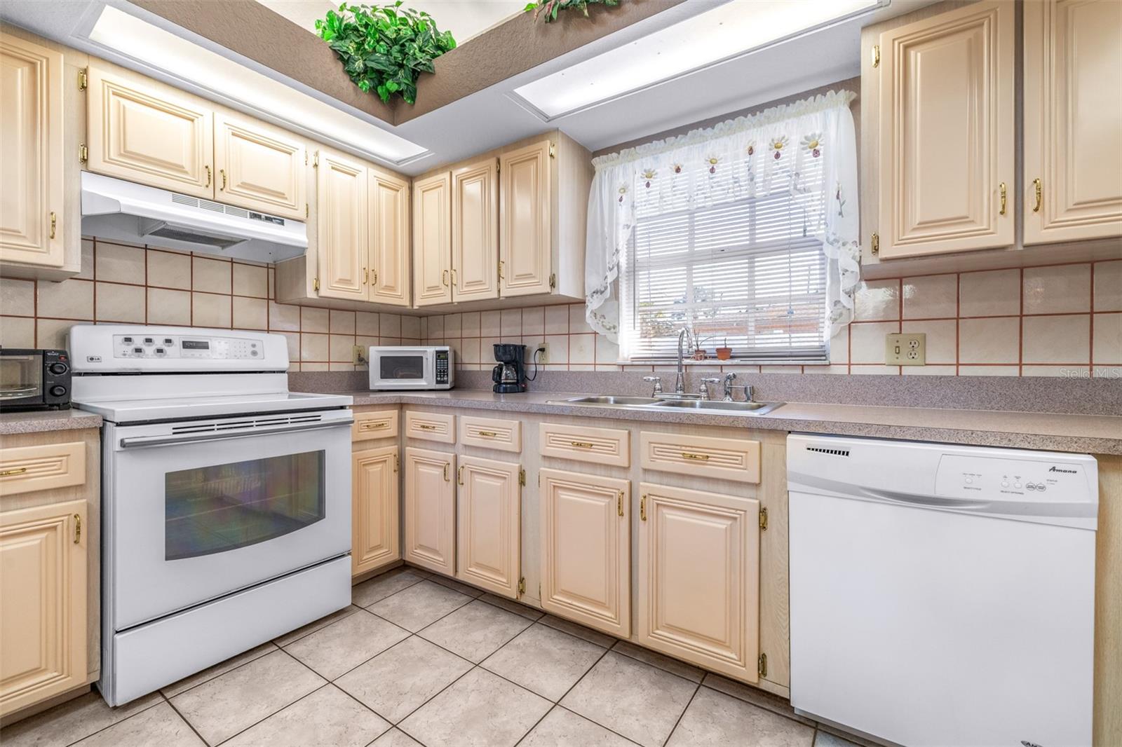 Listing photo id 22 for 714 Charlotte Avenue