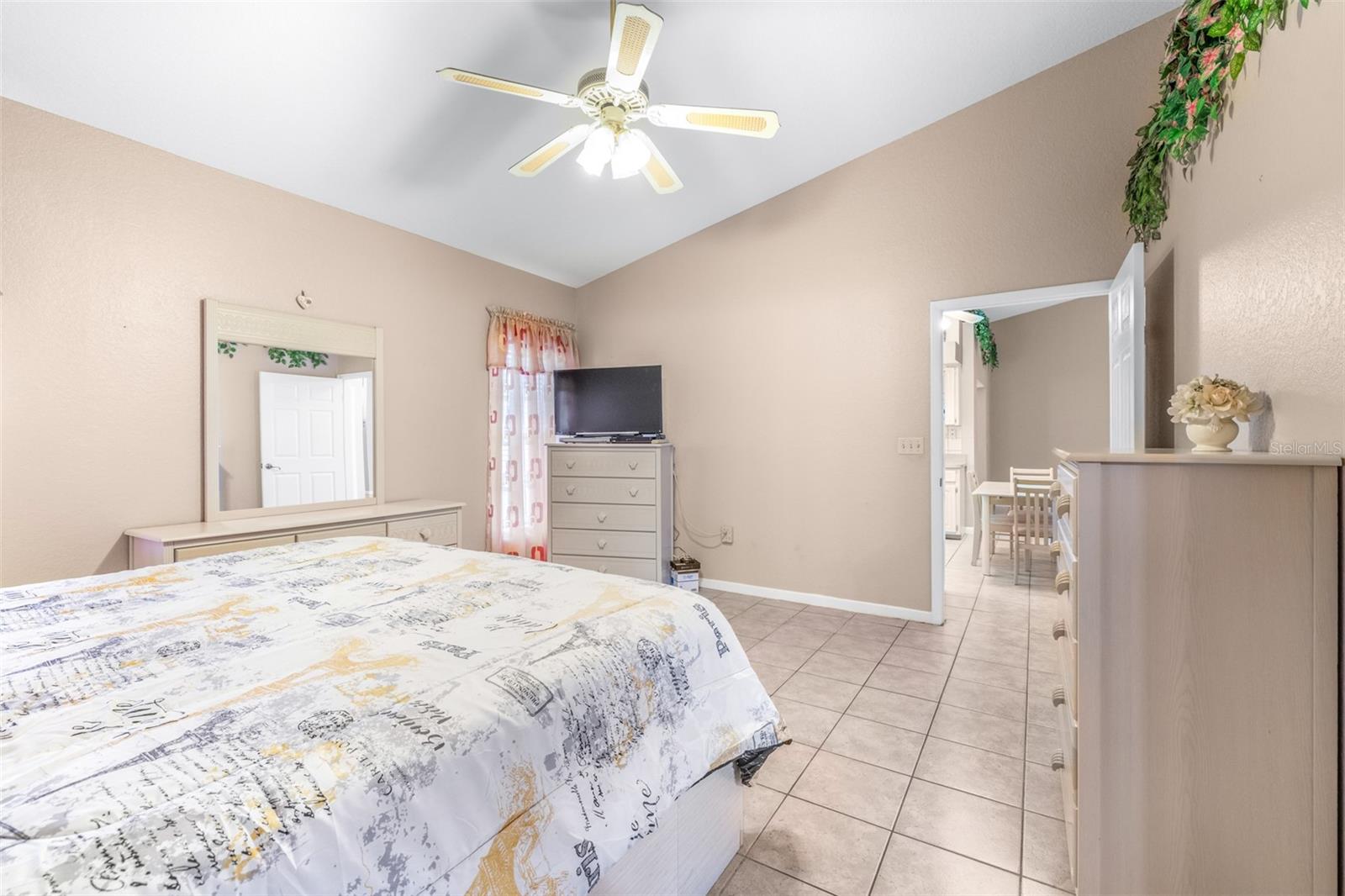 Listing photo id 32 for 714 Charlotte Avenue