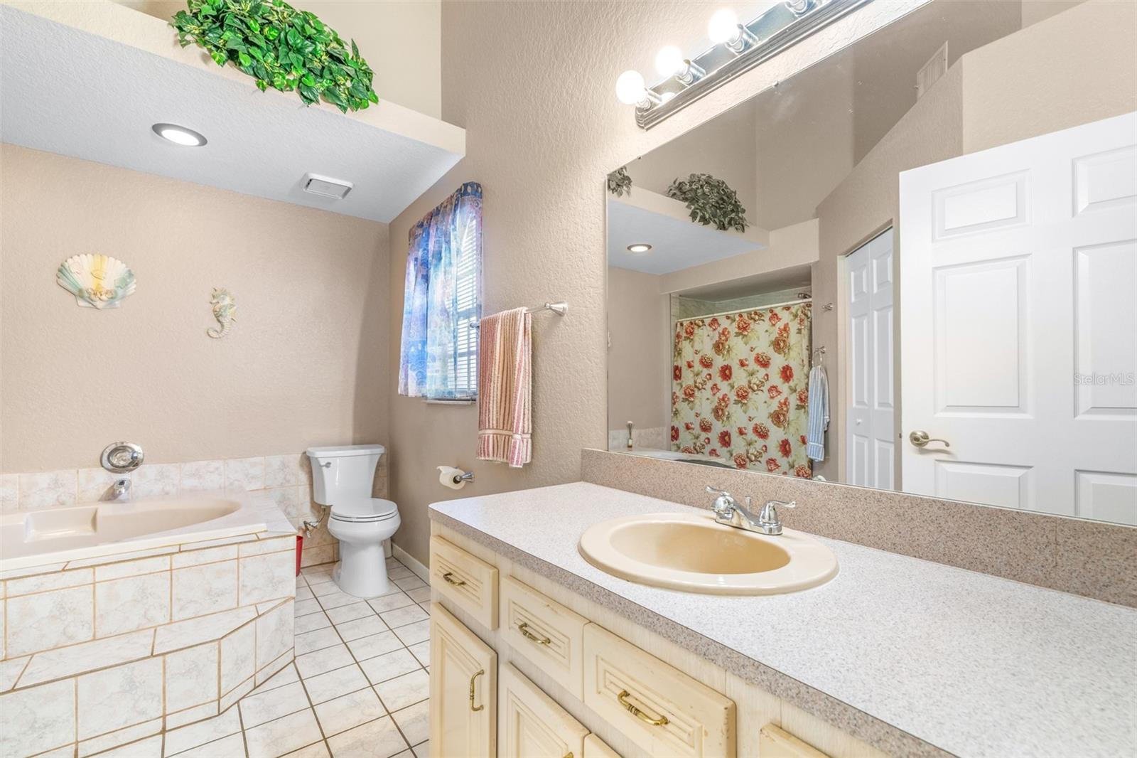 Listing photo id 35 for 714 Charlotte Avenue