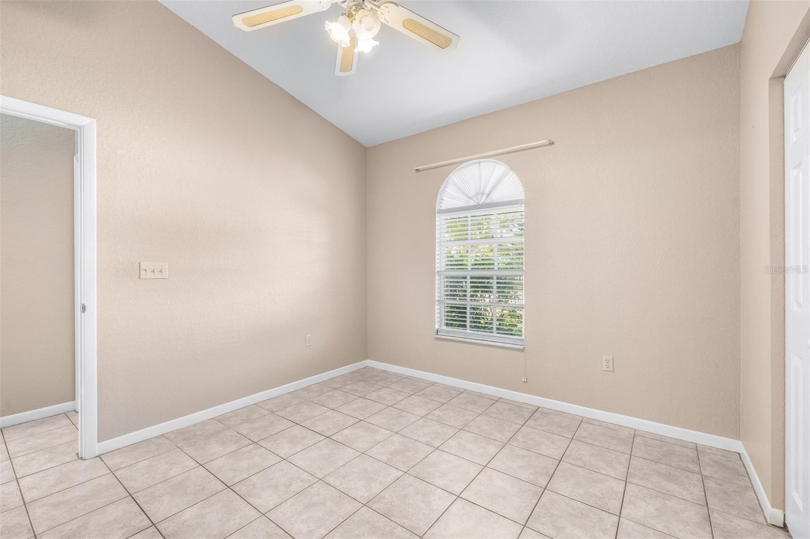 Listing photo id 54 for 714 Charlotte Avenue