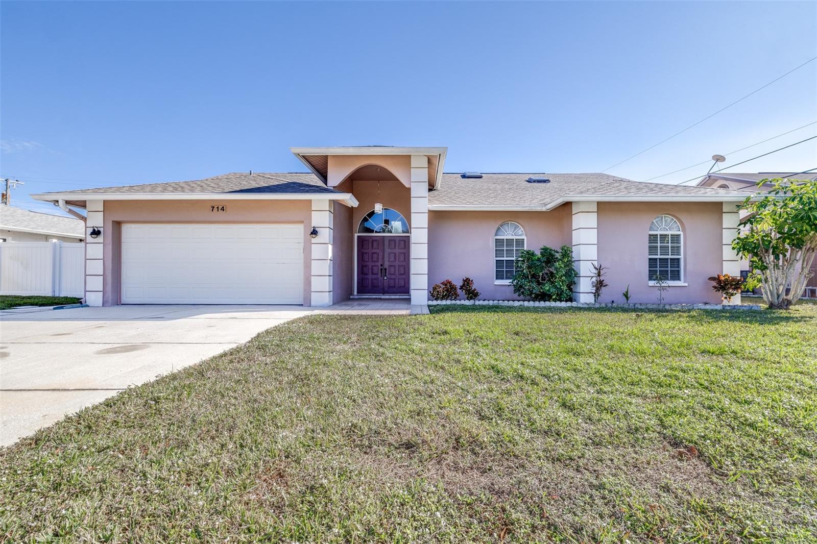 Listing photo id 4 for 714 Charlotte Avenue