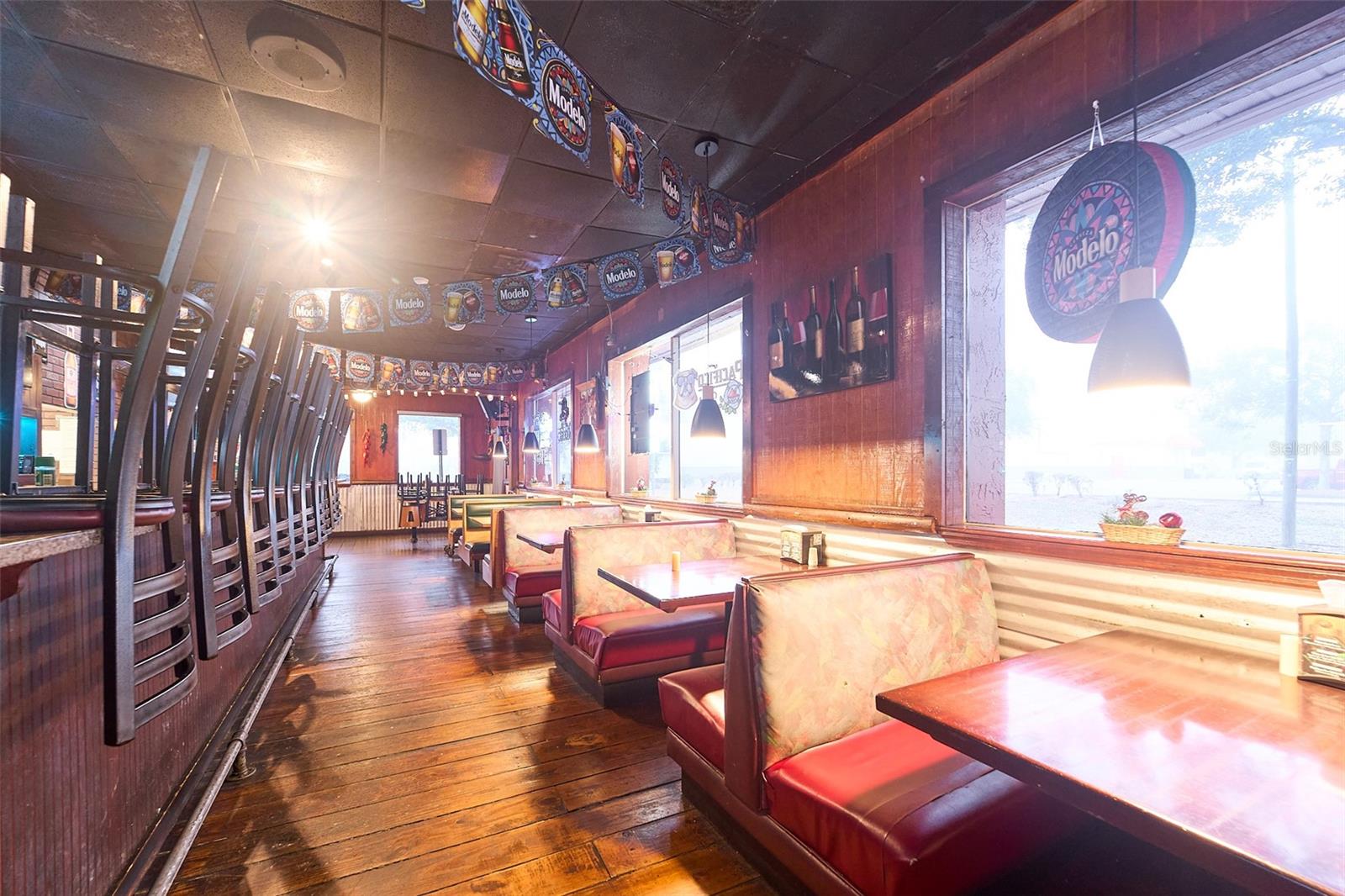 Image 10 of 31 For 706 Brandon Boulevard