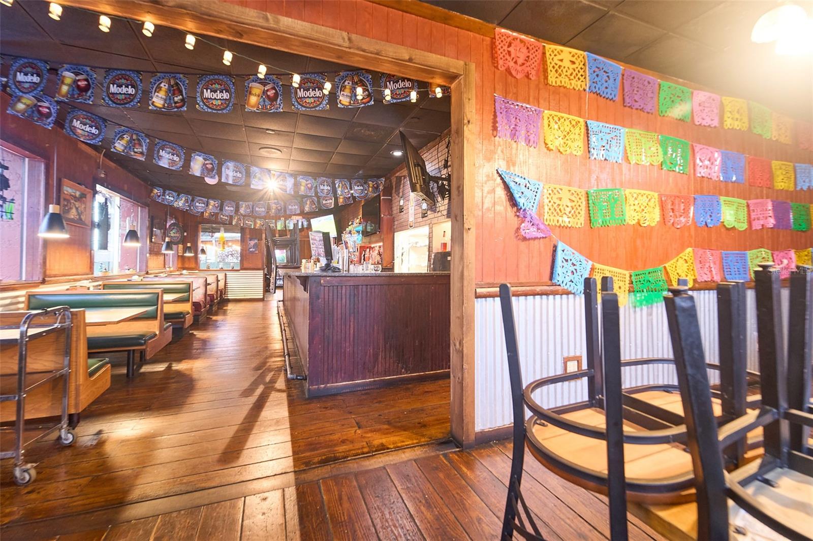 Image 13 of 31 For 706 Brandon Boulevard