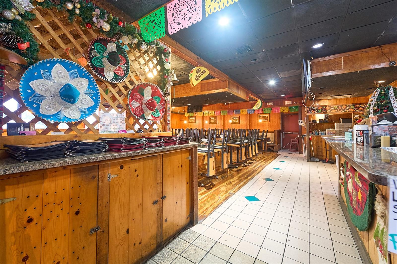 Image 14 of 31 For 706 Brandon Boulevard