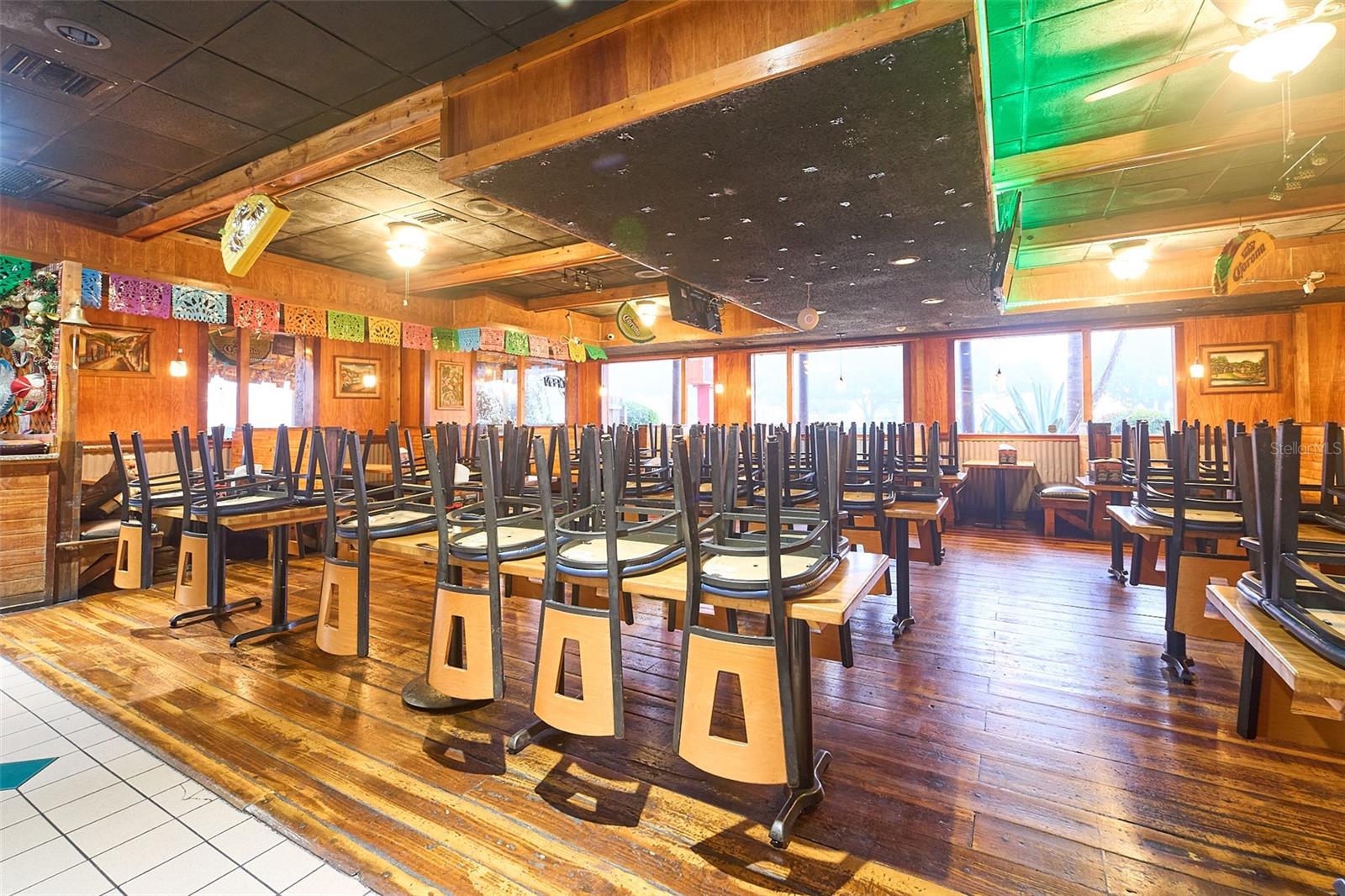 Image 15 of 31 For 706 Brandon Boulevard