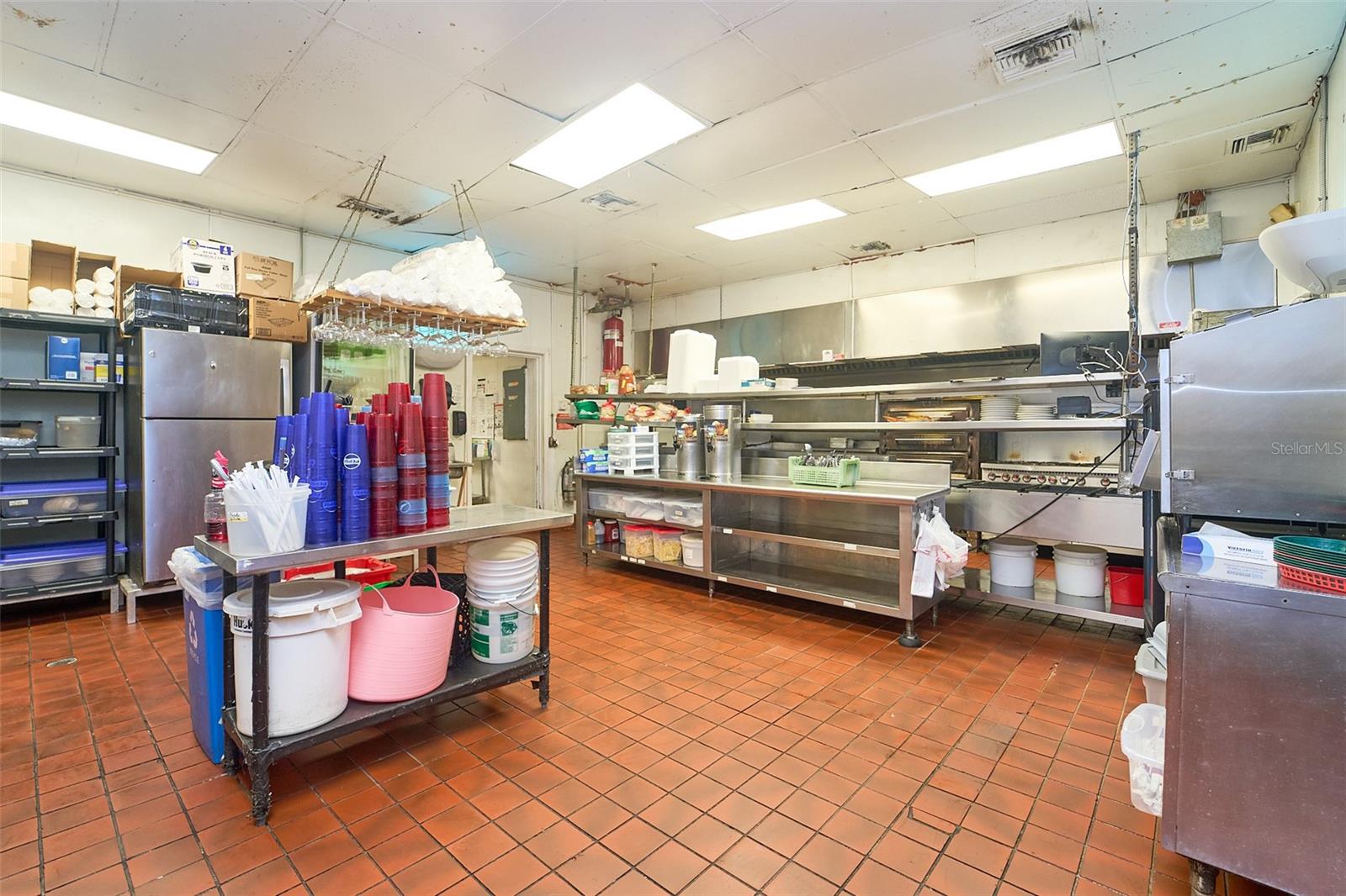 Image 21 of 31 For 706 Brandon Boulevard