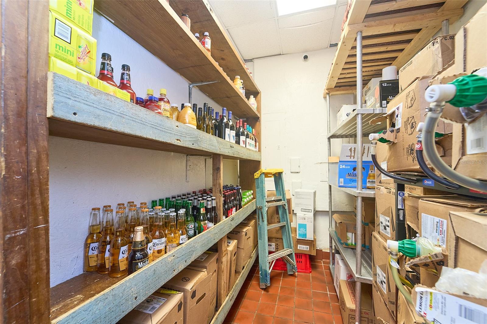 Image 24 of 31 For 706 Brandon Boulevard