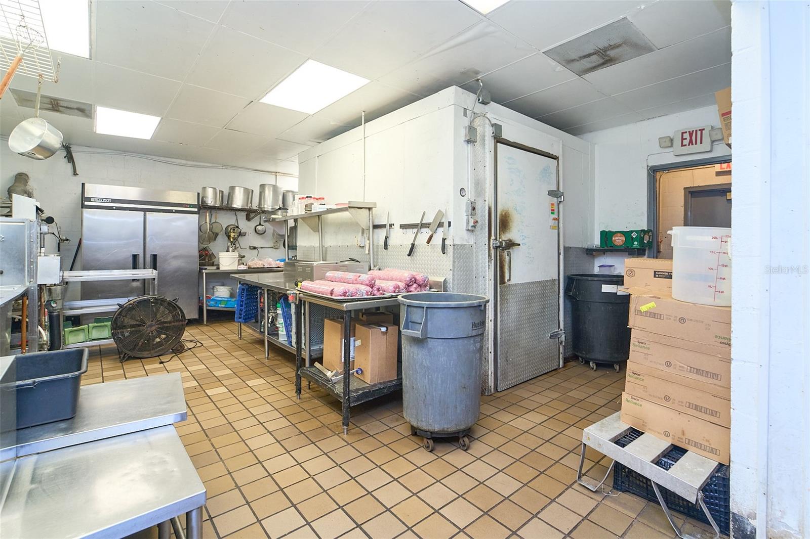 Image 25 of 31 For 706 Brandon Boulevard