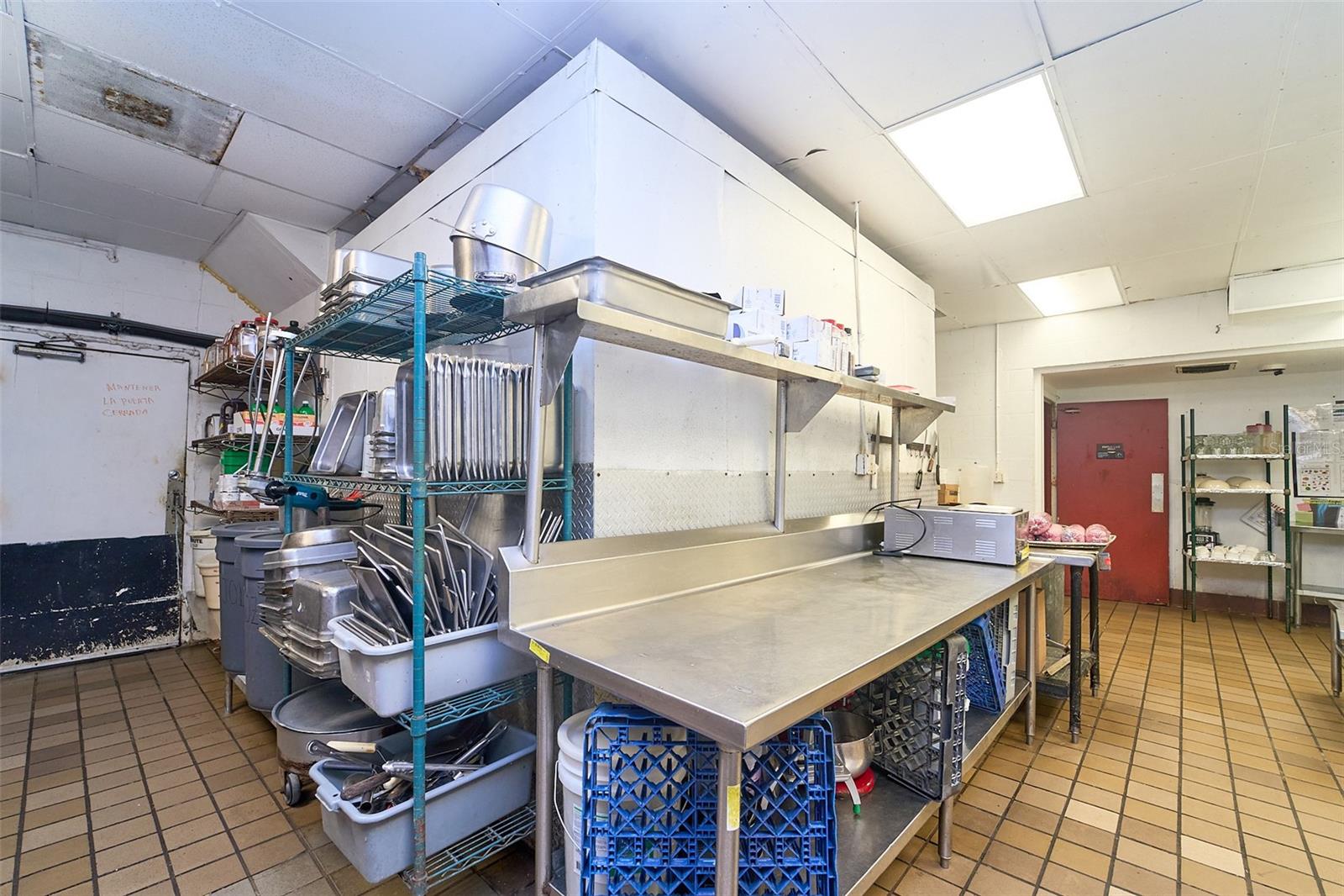 Image 26 of 31 For 706 Brandon Boulevard