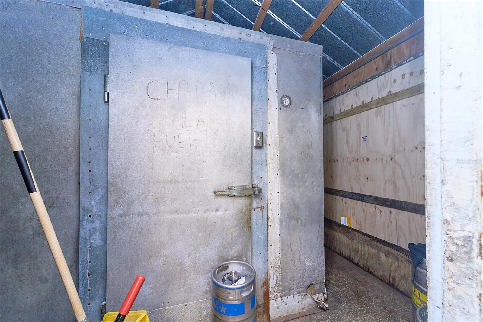 Image 27 of 31 For 706 Brandon Boulevard