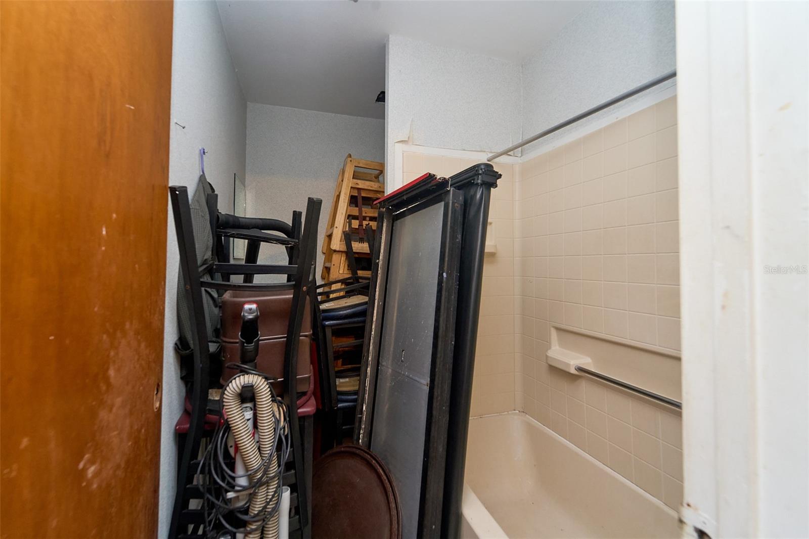 Image 29 of 31 For 706 Brandon Boulevard