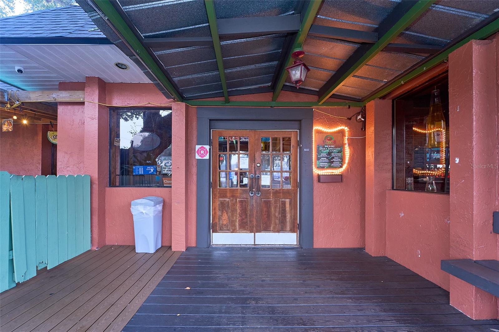 Image 4 of 31 For 706 Brandon Boulevard