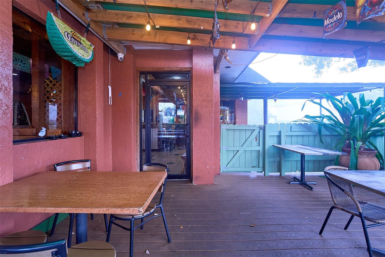 Image 5 of 31 For 706 Brandon Boulevard