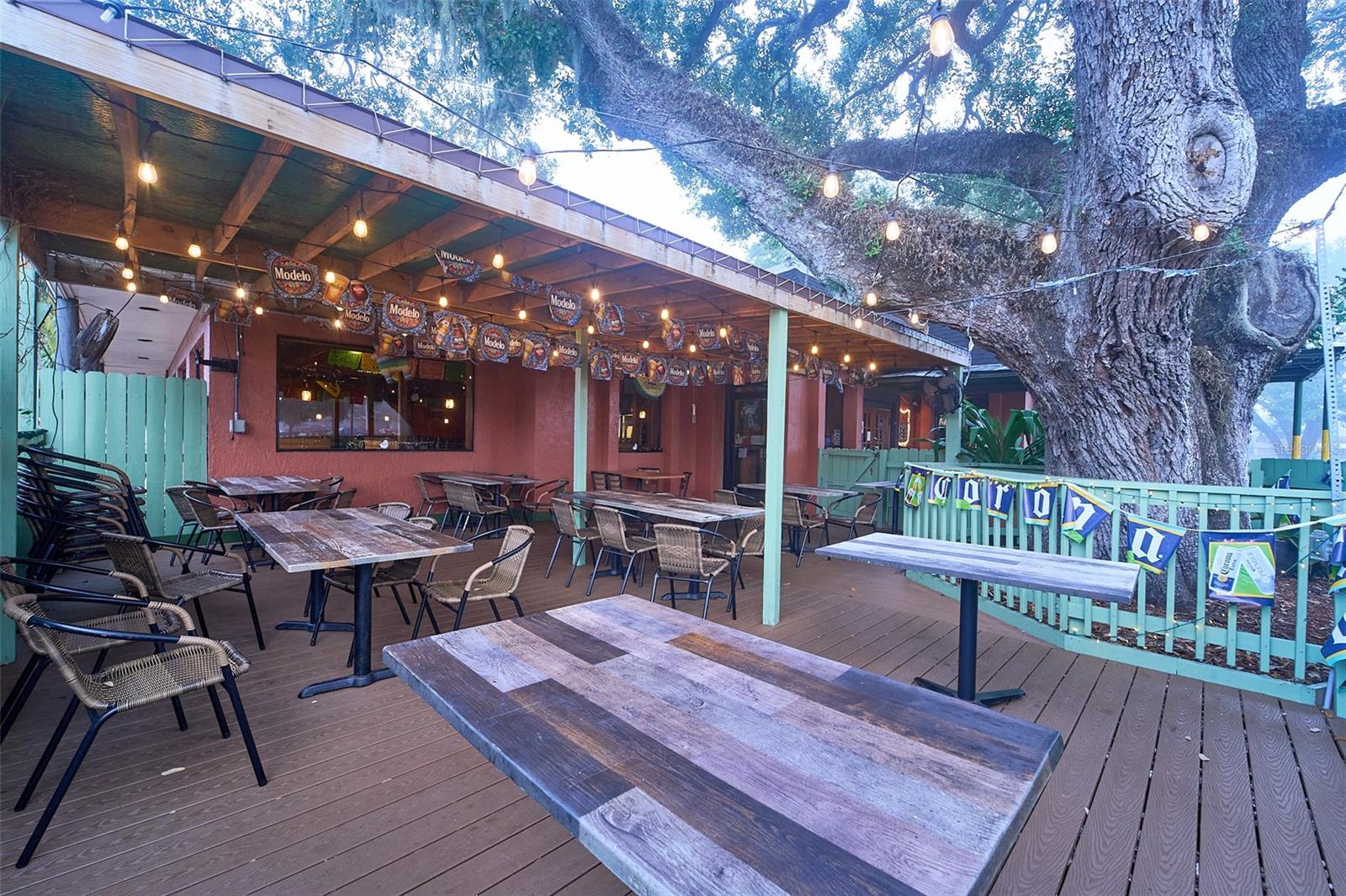 Image 6 of 31 For 706 Brandon Boulevard