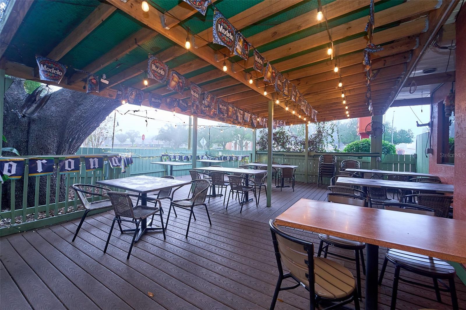 Image 7 of 31 For 706 Brandon Boulevard