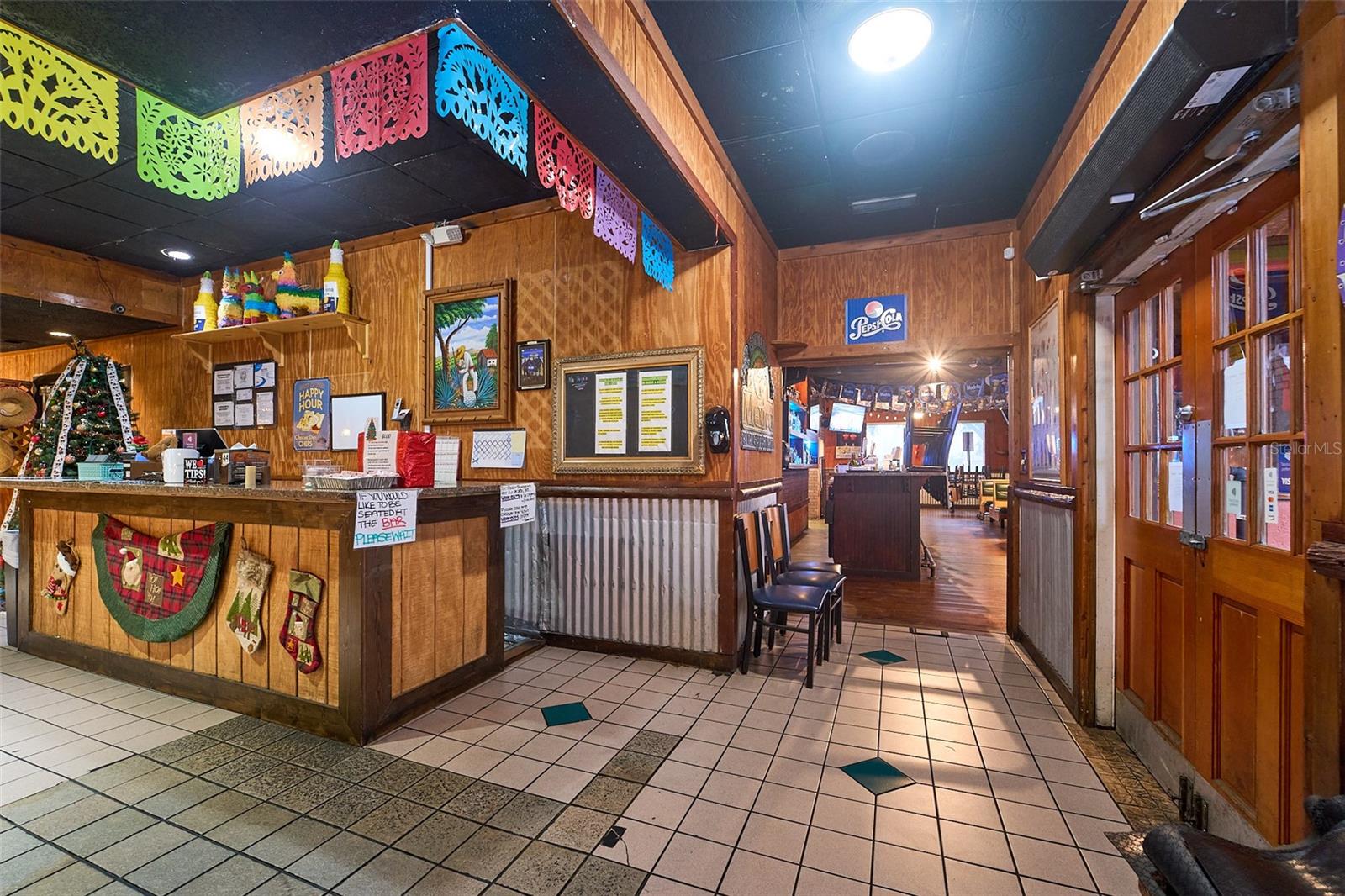 Image 8 of 31 For 706 Brandon Boulevard