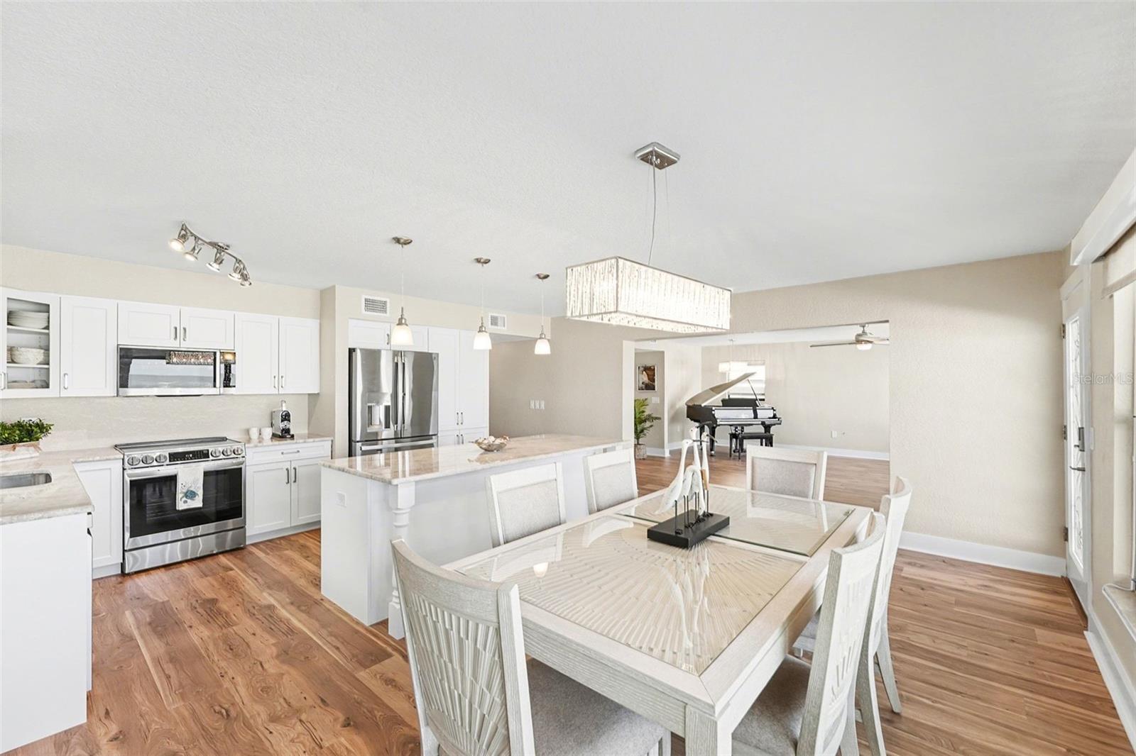 Image 10 of 43 For 19936 Gulf Boulevard