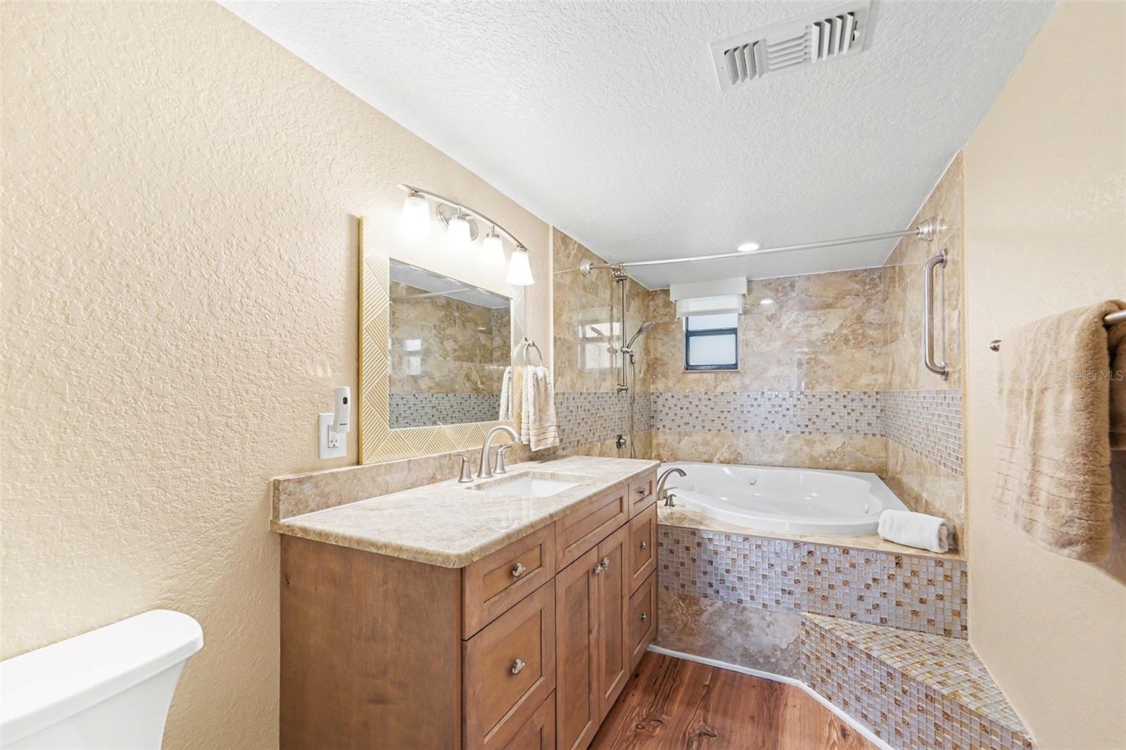 Image 14 of 43 For 19936 Gulf Boulevard