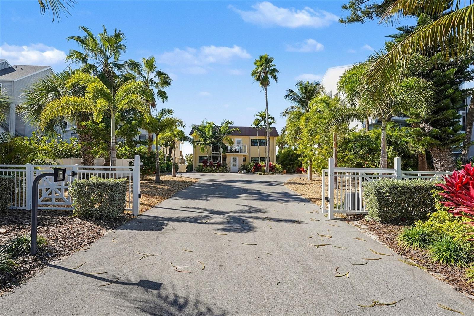 Image 37 of 43 For 19936 Gulf Boulevard