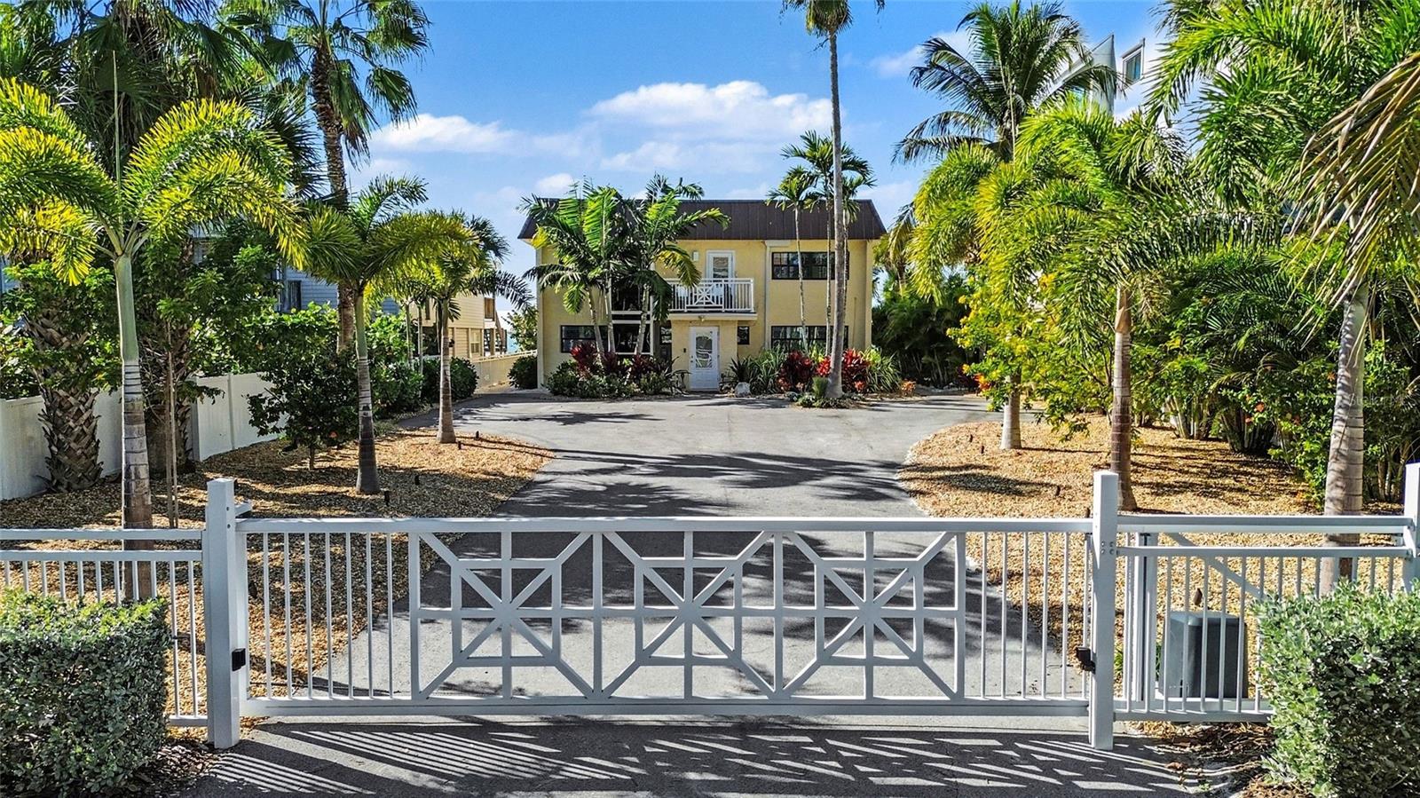 Image 7 of 43 For 19936 Gulf Boulevard