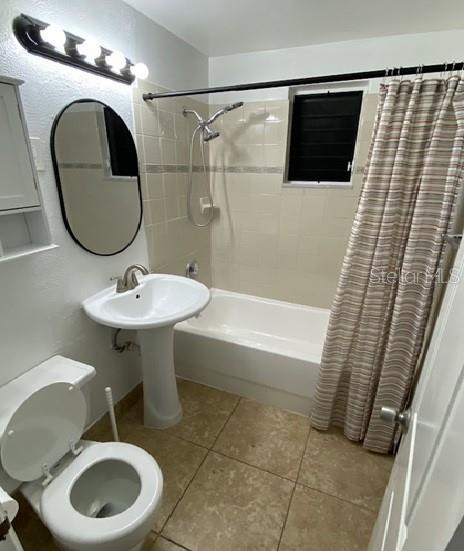 Image 14 of 17 For 8911 Willow Avenue