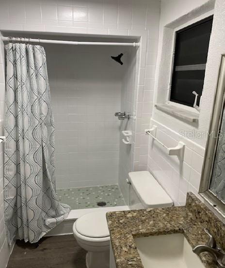 Image 15 of 17 For 8911 Willow Avenue