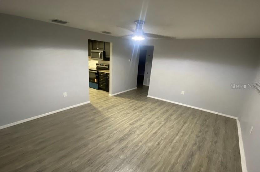 Image 4 of 17 For 8911 Willow Avenue