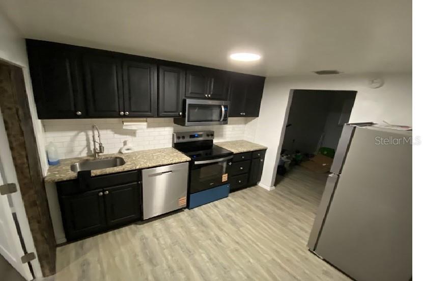 Image 5 of 17 For 8911 Willow Avenue