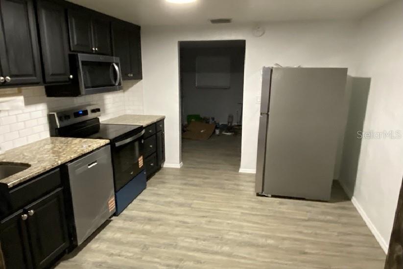 Image 6 of 17 For 8911 Willow Avenue