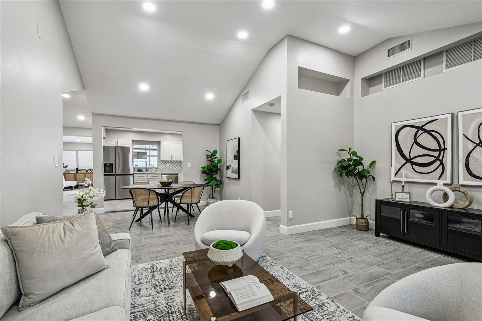 Listing photo id 16 for 2 Treasure Drive