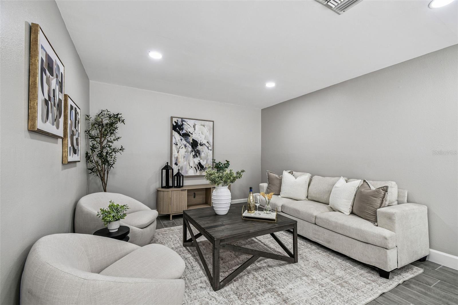 Listing photo id 30 for 2 Treasure Drive