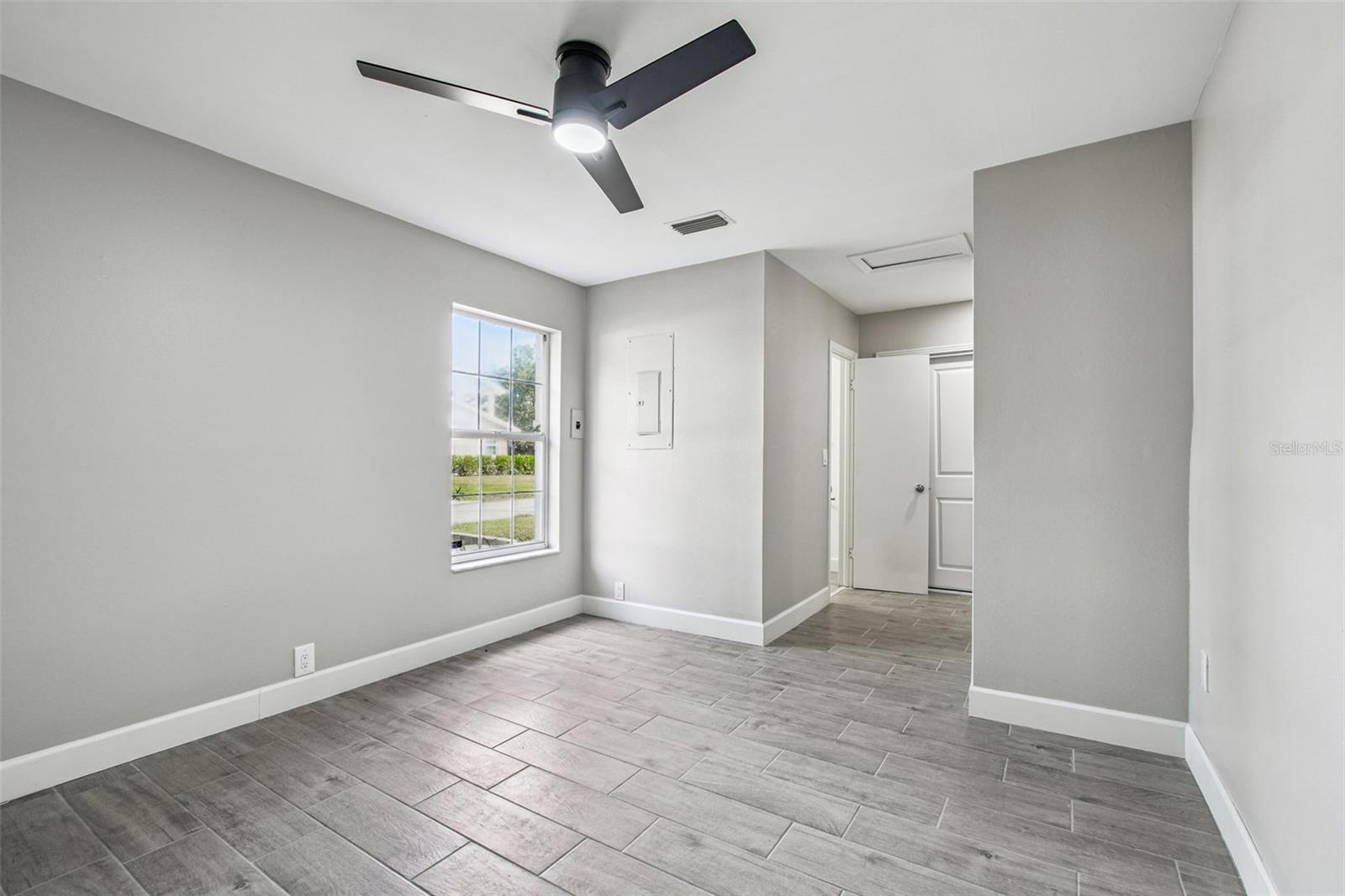 Listing photo id 35 for 2 Treasure Drive