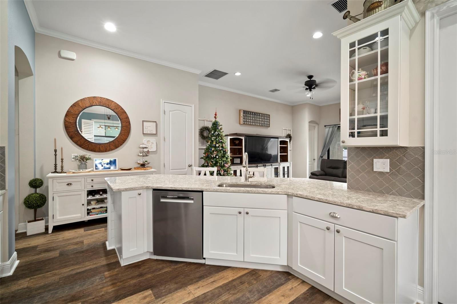 Image 13 of 62 For 11223 Paddock Manor Avenue