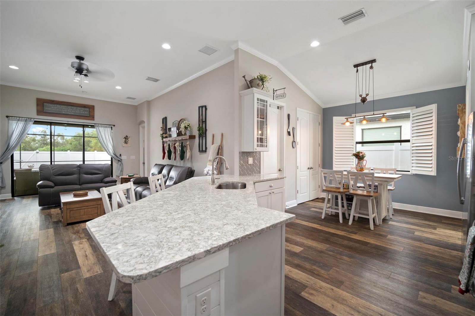 Image 15 of 62 For 11223 Paddock Manor Avenue