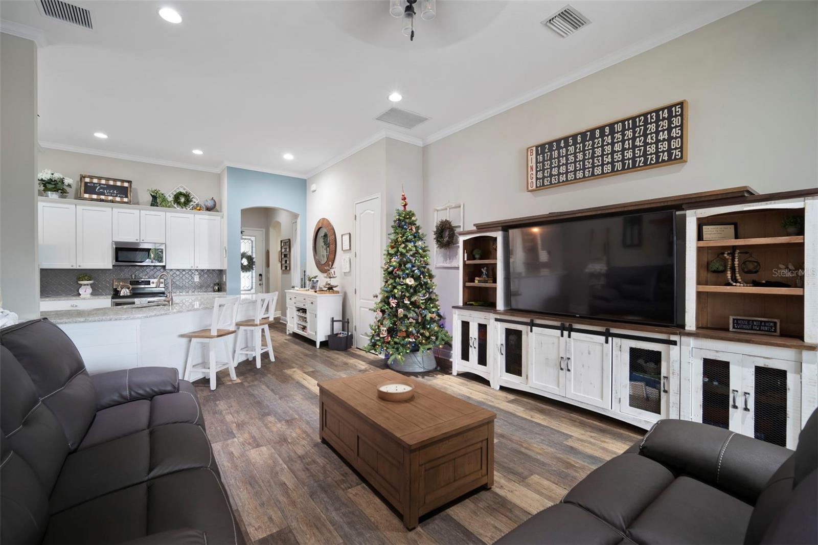 Image 16 of 62 For 11223 Paddock Manor Avenue