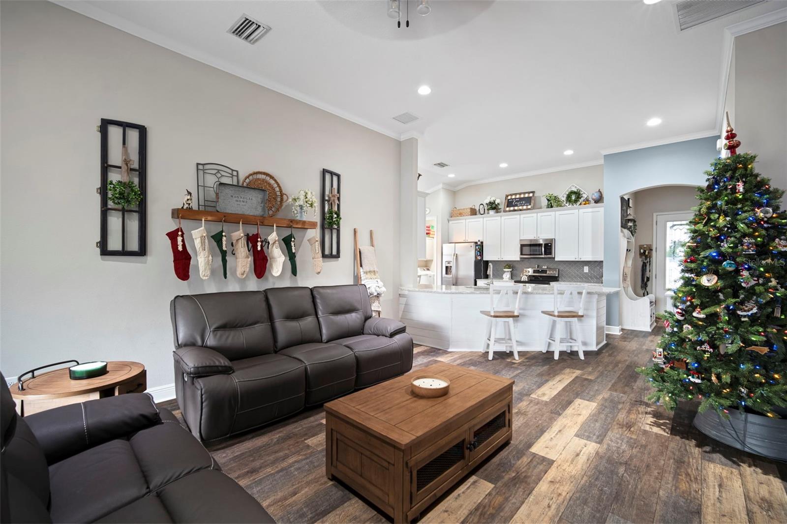 Image 17 of 62 For 11223 Paddock Manor Avenue