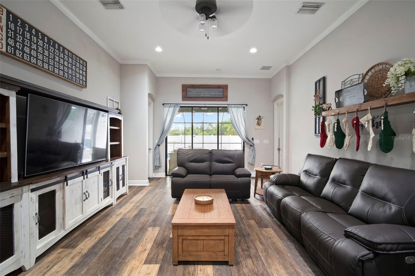 Image 19 of 62 For 11223 Paddock Manor Avenue